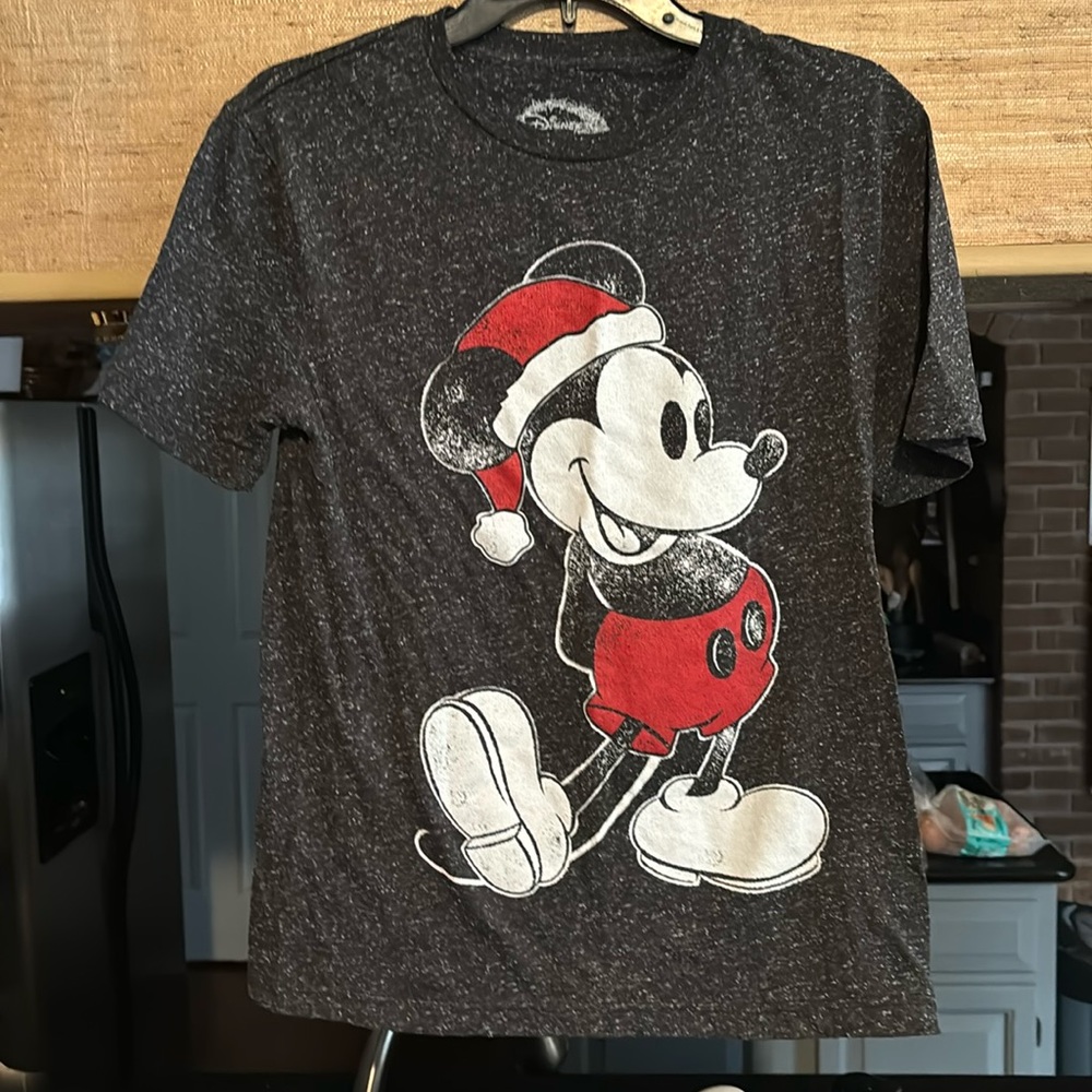 Disney Mickey Mouse Christmas Santa Hat short sleeve tee